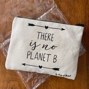 NIB Reusable Makeup Rounds in pouch